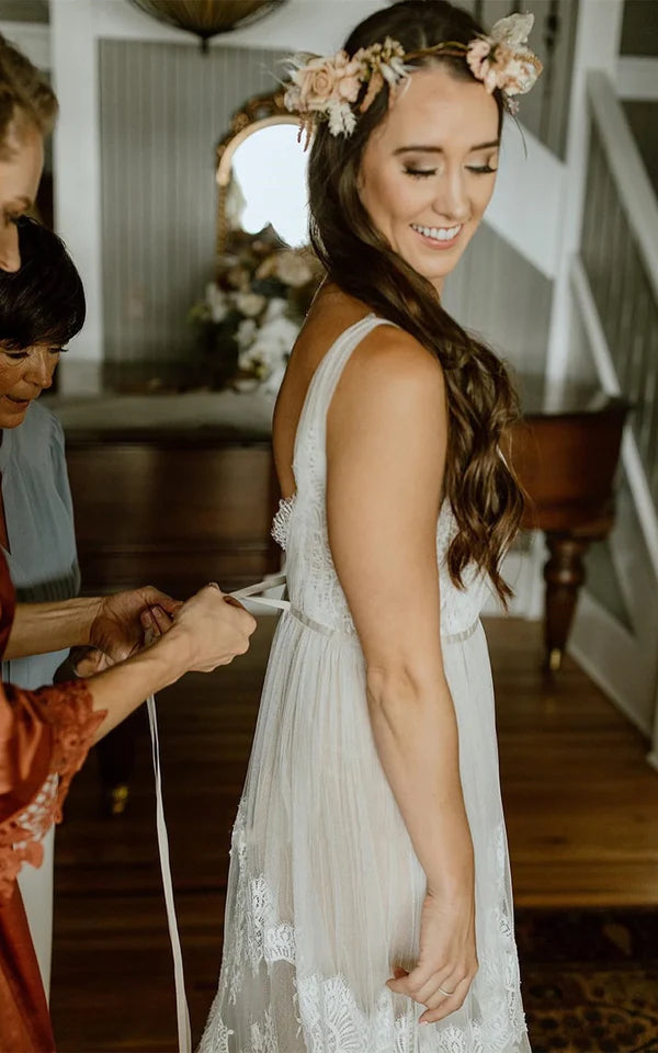 Buyishang A-Line Lace Bohemian V-neck Wedding Dress With Low-V Back And Appliques