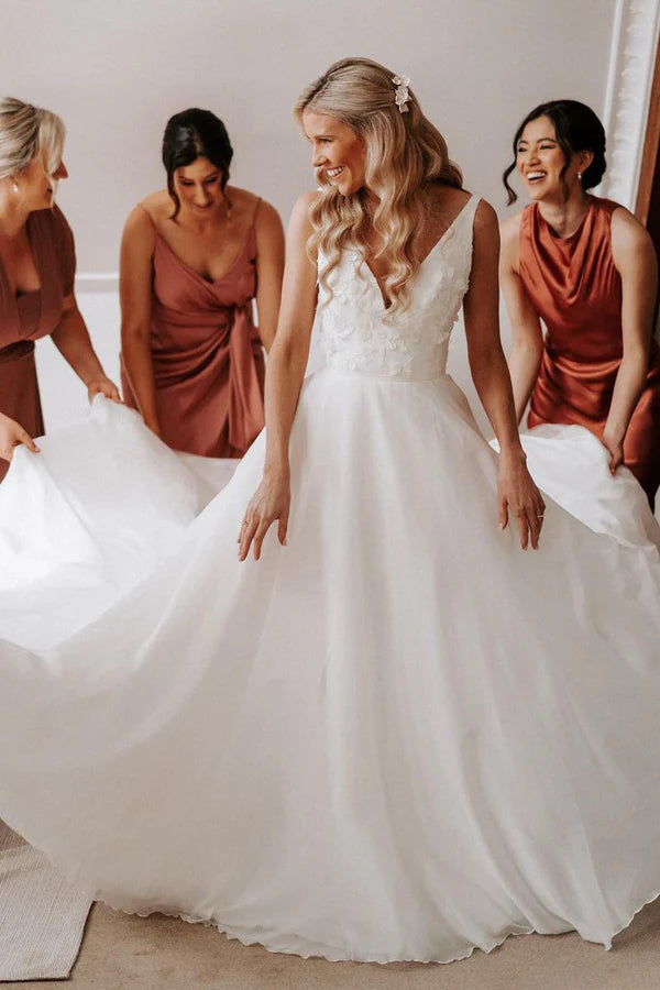 Buyishang Elegant A-Line V Neck White Chiffon Wedding Dress with Appliques