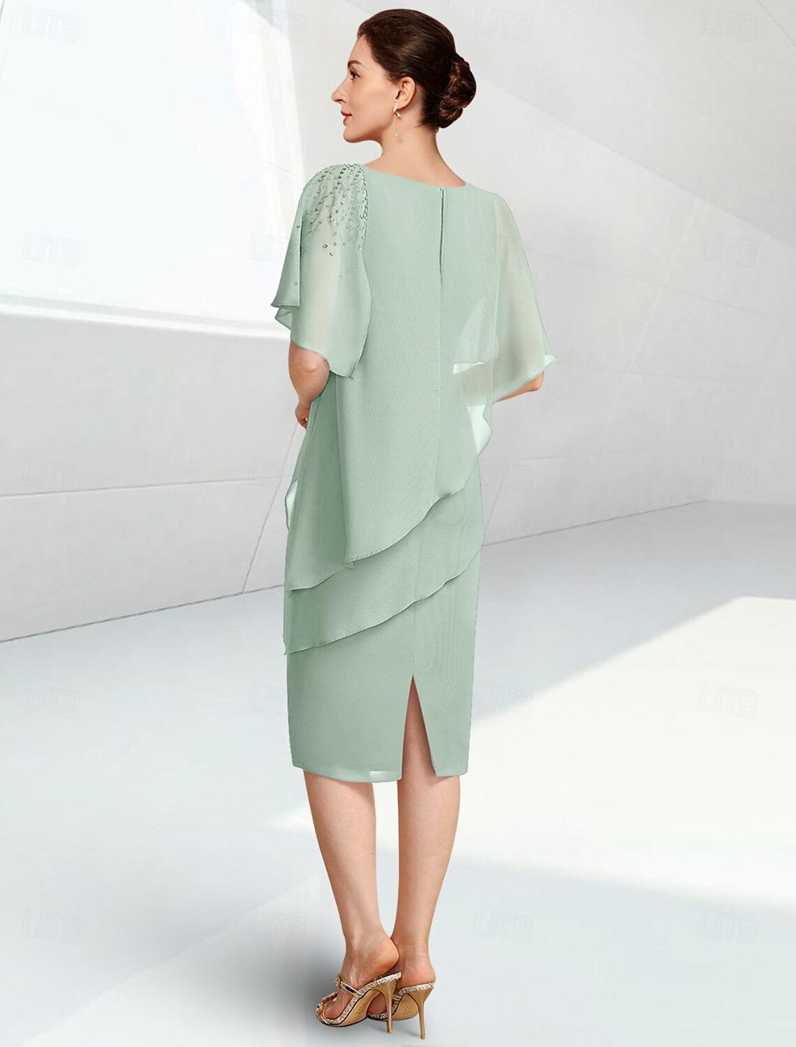 Buyishang Sheath / Column Mother of the Bride Dress Elegant Jewel Neck Knee Length Chiffon Half Sleeve with Beading free custom size