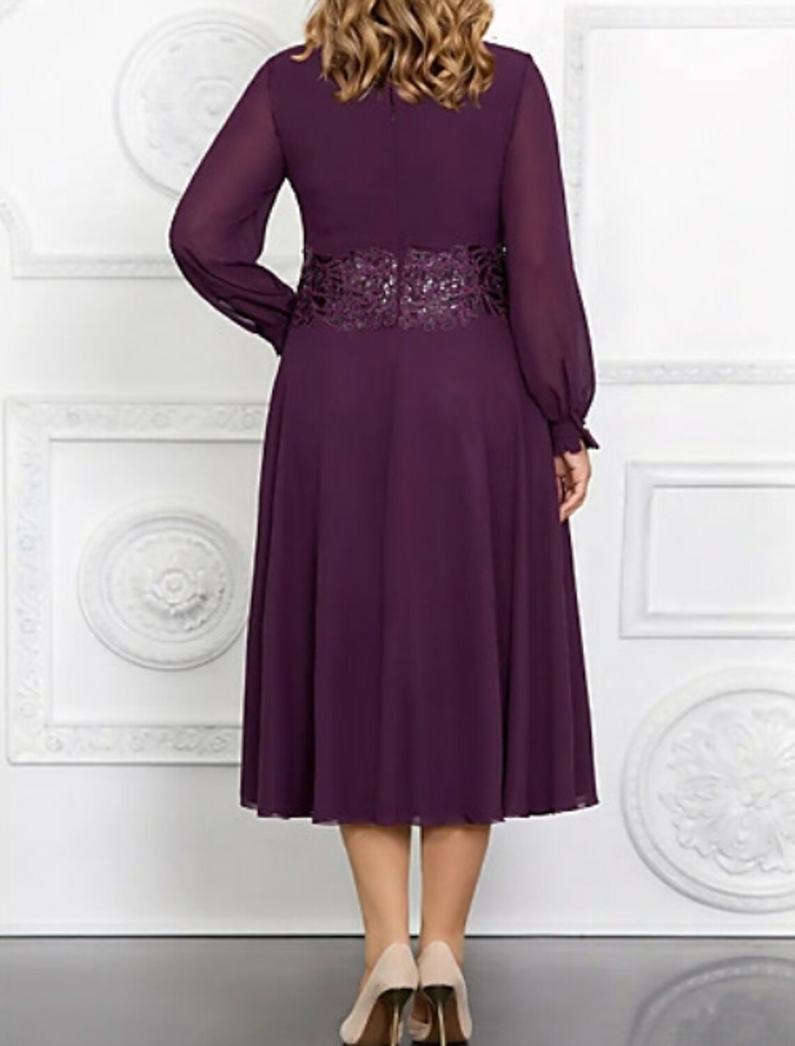 A-Line Mother of the Bride Dress Plus Size Jewel Neck Tea Length Chiffon Long Sleeve with Appliques