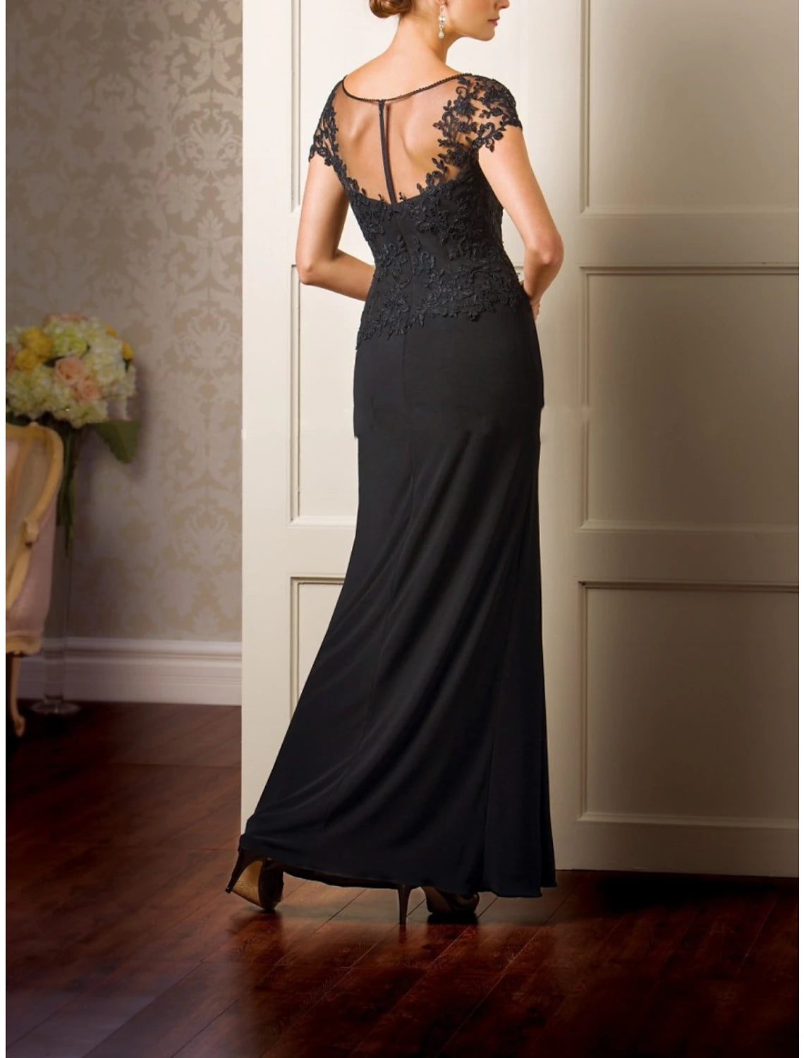 Sheath / Column Mother of the Bride Dress Wedding Guest Party Elegant Scoop Neck Floor Length Chiffon Lace Short Sleeve with Pleats Split Front