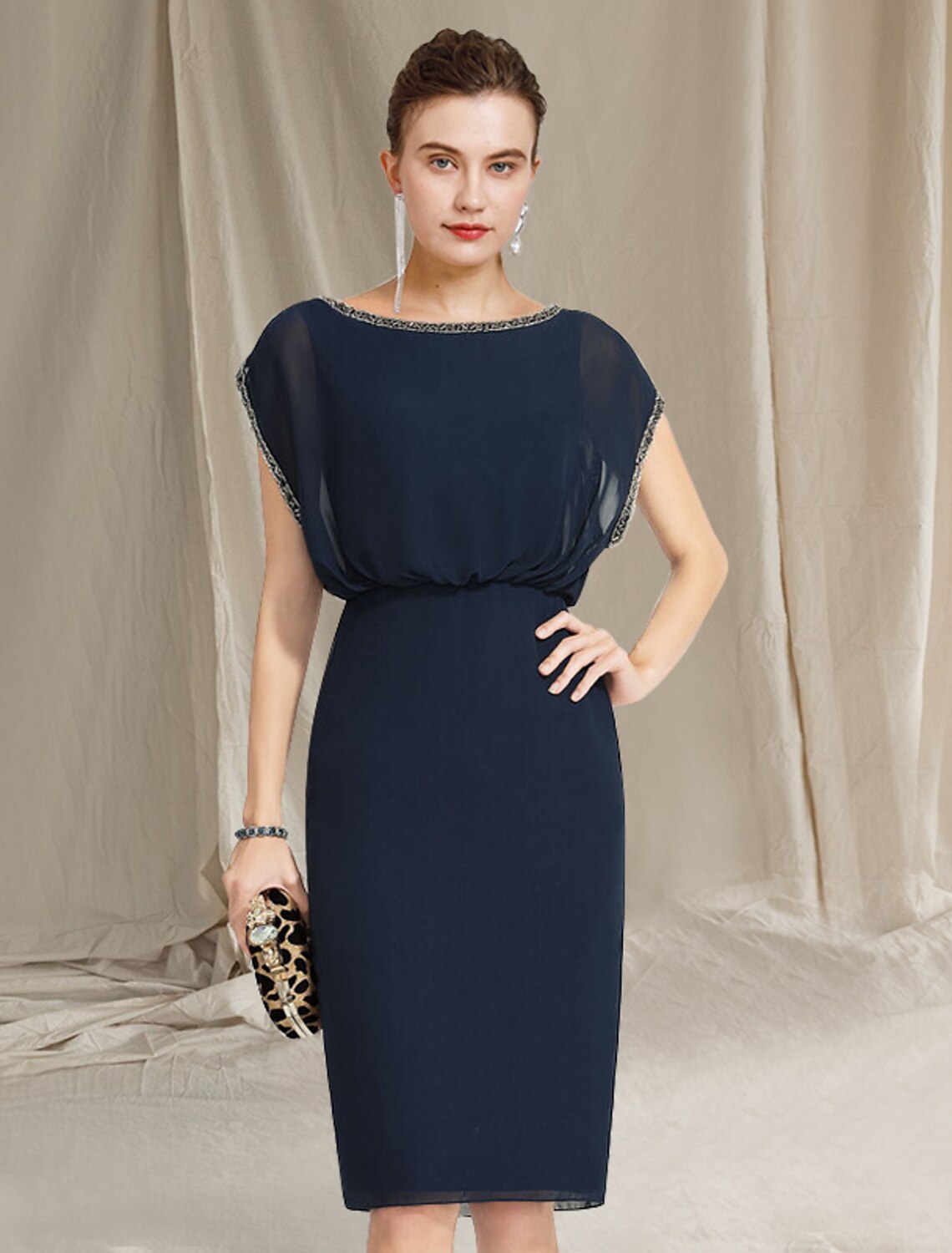 Sheath / Column Mother of the Bride Dress Plus Size Elegant Jewel Neck Knee Length Chiffon Cap Sleeve with Beading