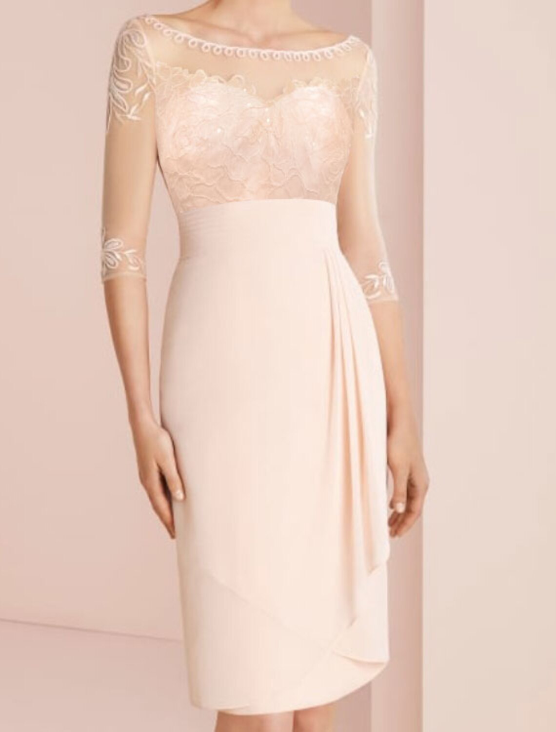 Sheath / Column Mother of the Bride Dress Elegant Illusion Neck Jewel Neck Knee Length Chiffon 3/4 Length Sleeve with Pleats Embroidery