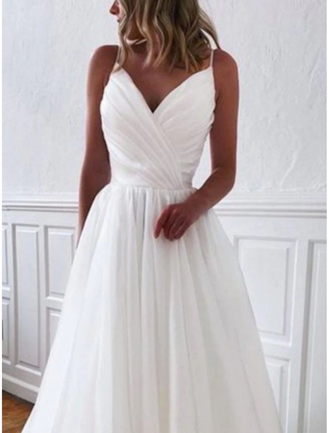 Buyishang Casual Simple Wedding Dresses Wedding Dresses Sheath Camisole Sleeveless Court Train Chiffon Bridal Gowns With Pleats
