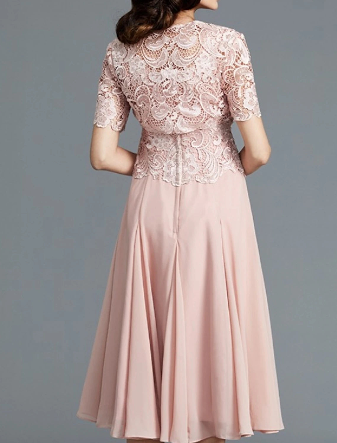 Two Piece A-Line Mother of the Bride Dress Elegant Jewel Neck Knee Length Chiffon Lace Short Sleeve with Pleats Embroidery