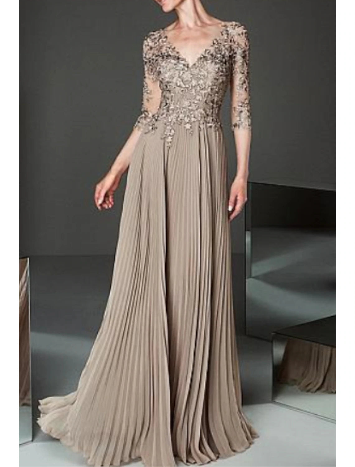 A-Line Mother of the Bride Dress Elegant & Luxurious V Neck Floor Length Chiffon Tulle 3/4 Length Sleeve with Pleats Appliques