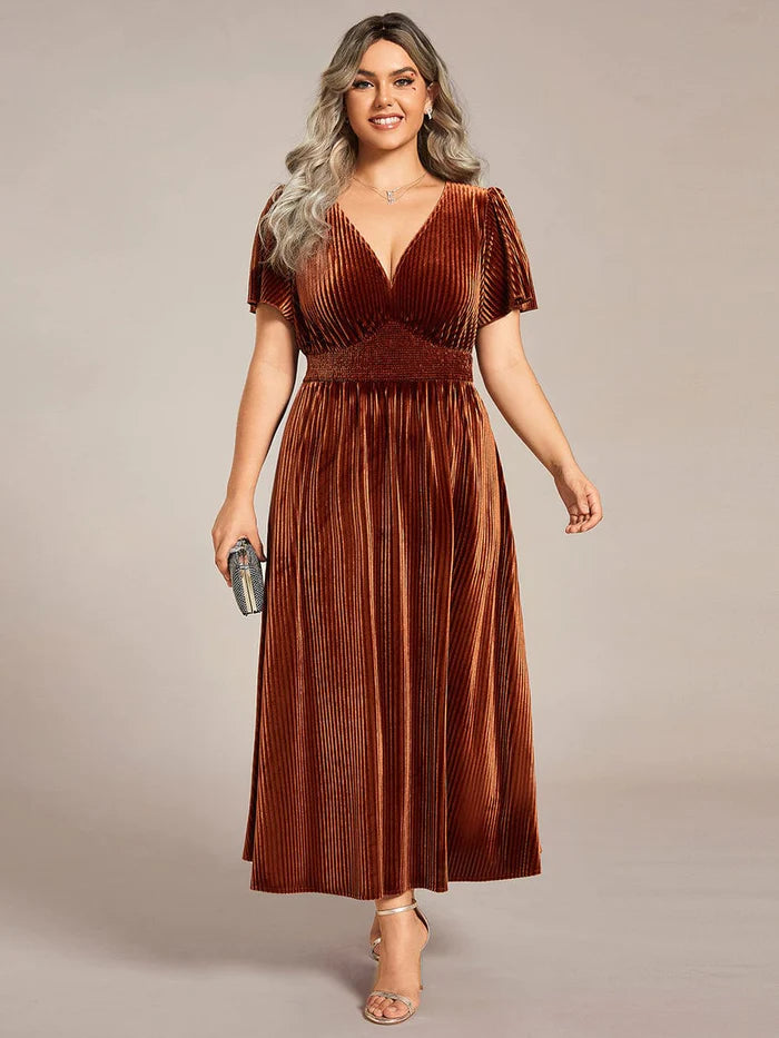 Plus Size A-line V-Neck Short Sleeve Pleated Velvet Fall Wedding Guest Dress/Prom Dresses