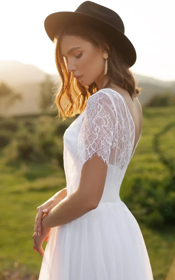Buyishang Bohemian A Line Lace Tulle Jewel Short Sleeve Wedding Dress with Ruffles