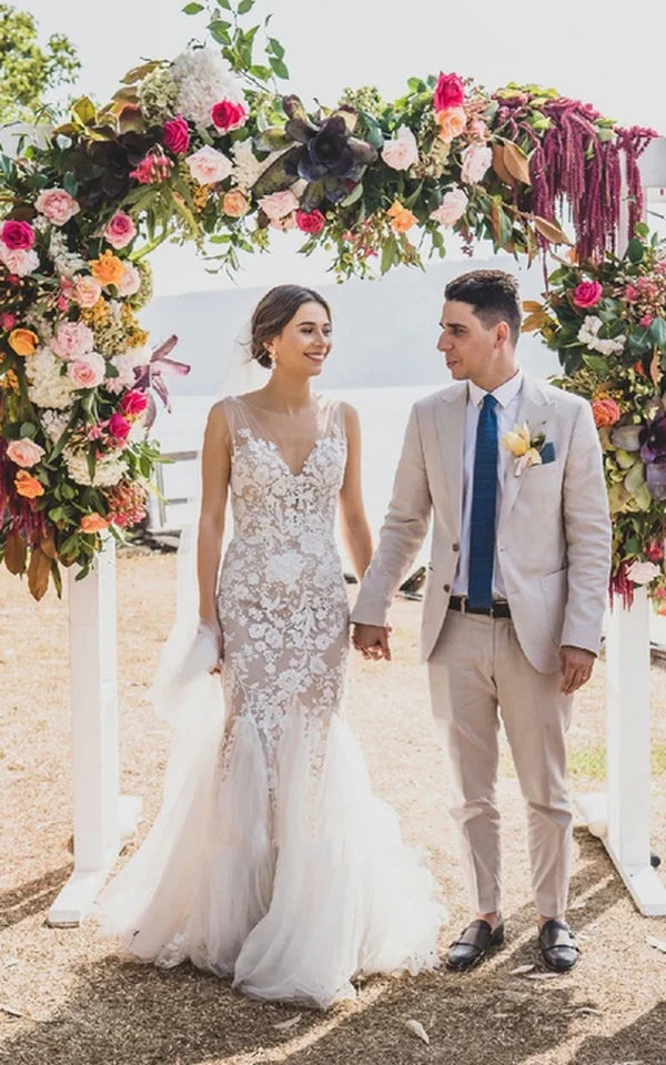 Buyishang Boho Mermaid Vintage Beach V-neck Ethereal Fairy Wedding Dress with Lace Appliques