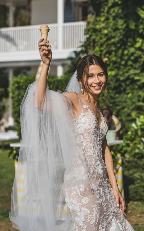 Buyishang Boho Mermaid Vintage Beach V-neck Ethereal Fairy Wedding Dress with Lace Appliques