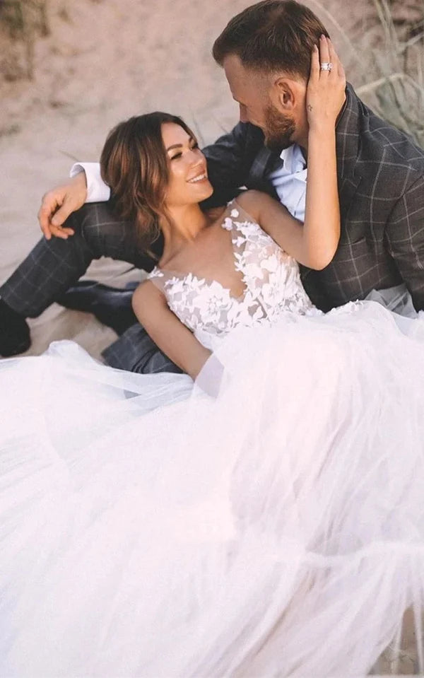 Buyishang A-Line V-neck Lace Tulle Sleeveless Wedding Dress with Appliques