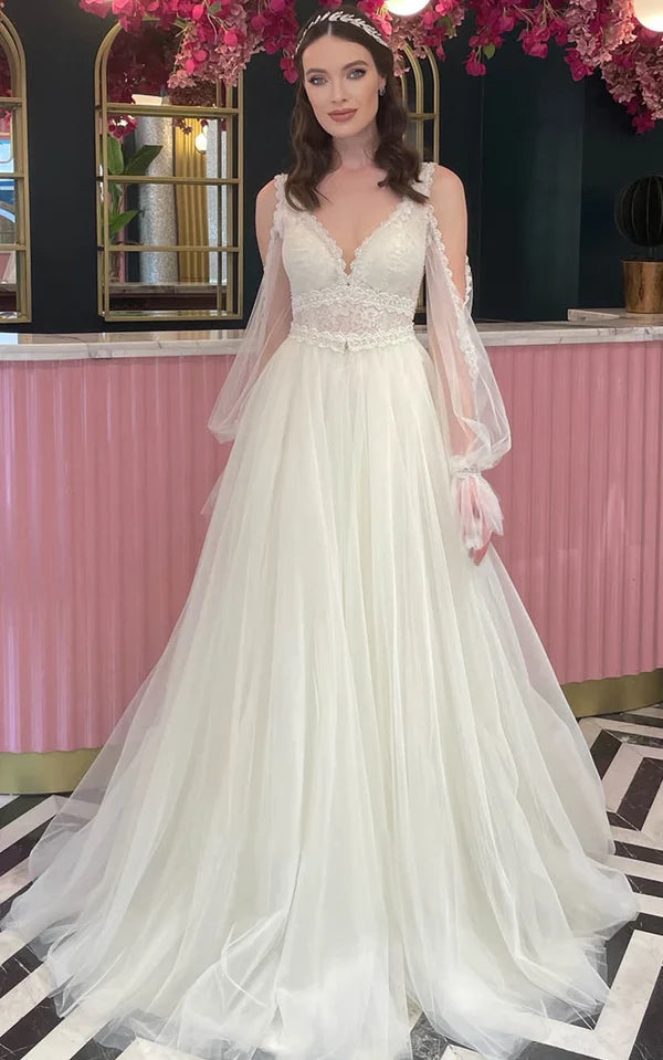Buyishang Casual A Line Scalloped Tulle Sweep Train Wedding Dress with Appliques