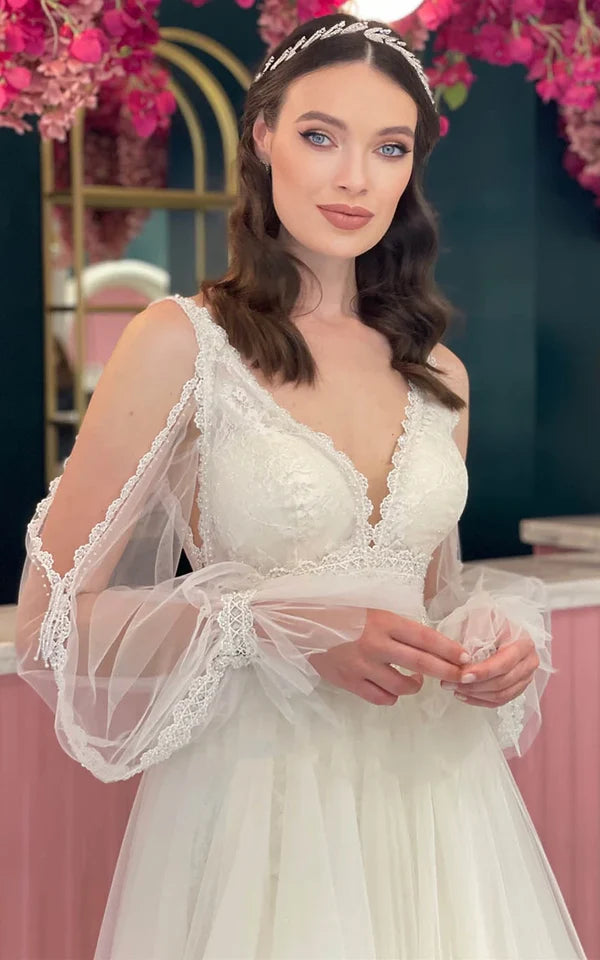 Buyishang Casual A Line Scalloped Tulle Sweep Train Wedding Dress with Appliques