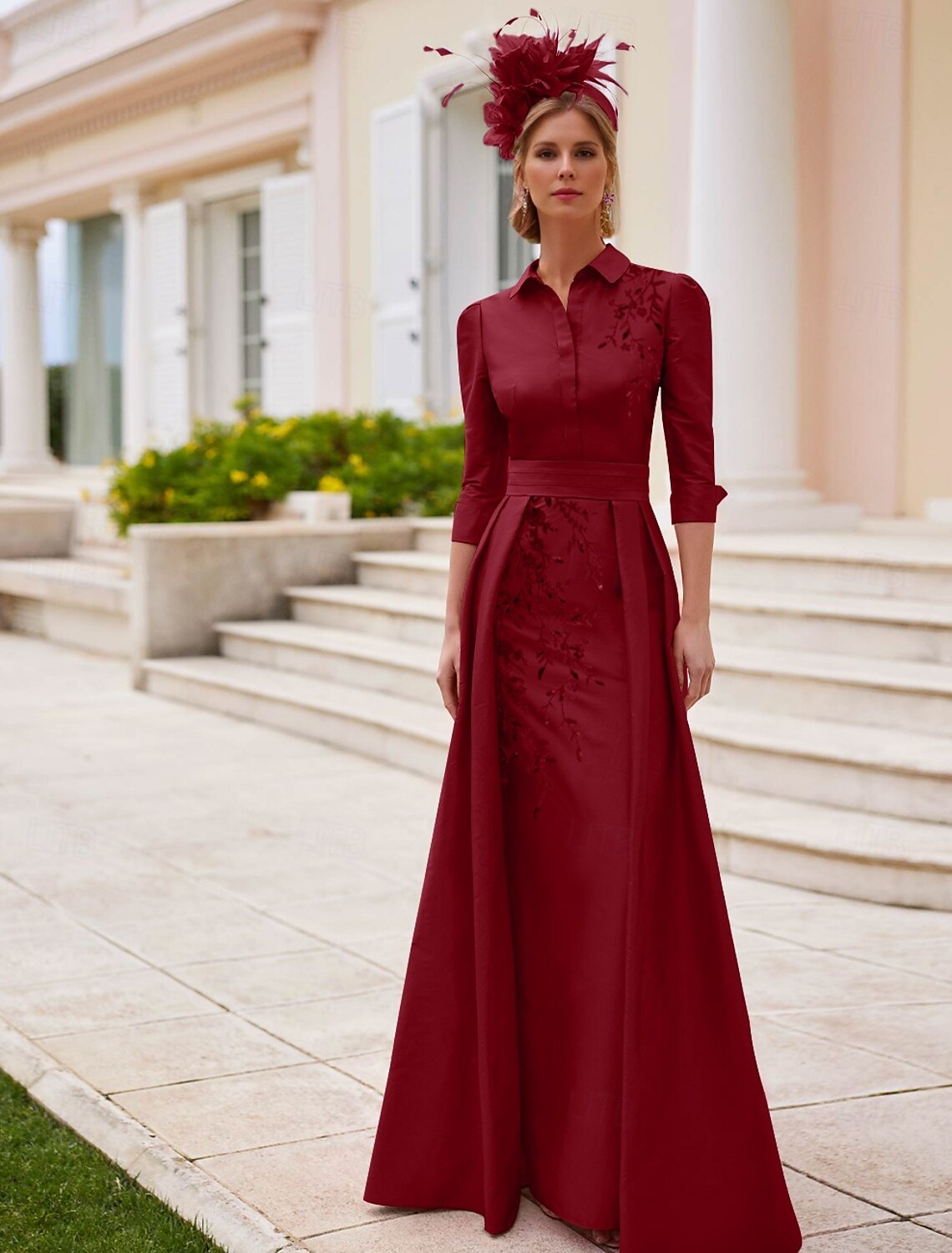 Buyishang A-Line Mother of the Bride Dress Elegant Vintage V Neck Asymmetrical Satin 3/4 Length Sleeve with Lace Appliques Solid Color