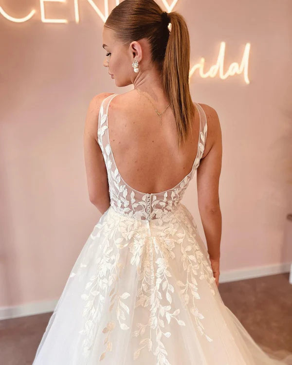 Buyishang Elegant A Line V Neck Tulle Wedding Dresses with Appliques