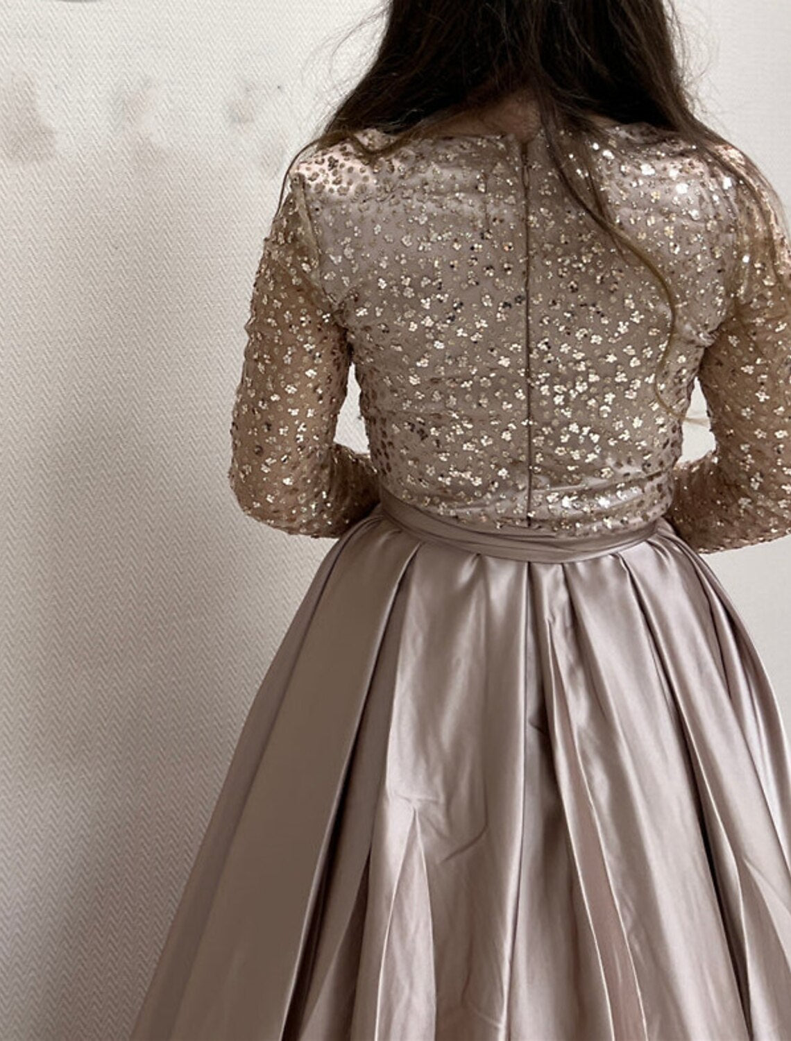 A-Line Evening Gown Elegant Dress Wedding Guest Fall Court Train Long Sleeve V Neck Satin with Pearls Strappy