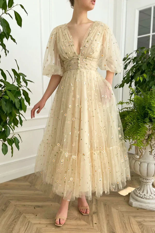 Champagne V-Neck Lace Short Prom Dress Cute Puff Sleeves Party Dress with