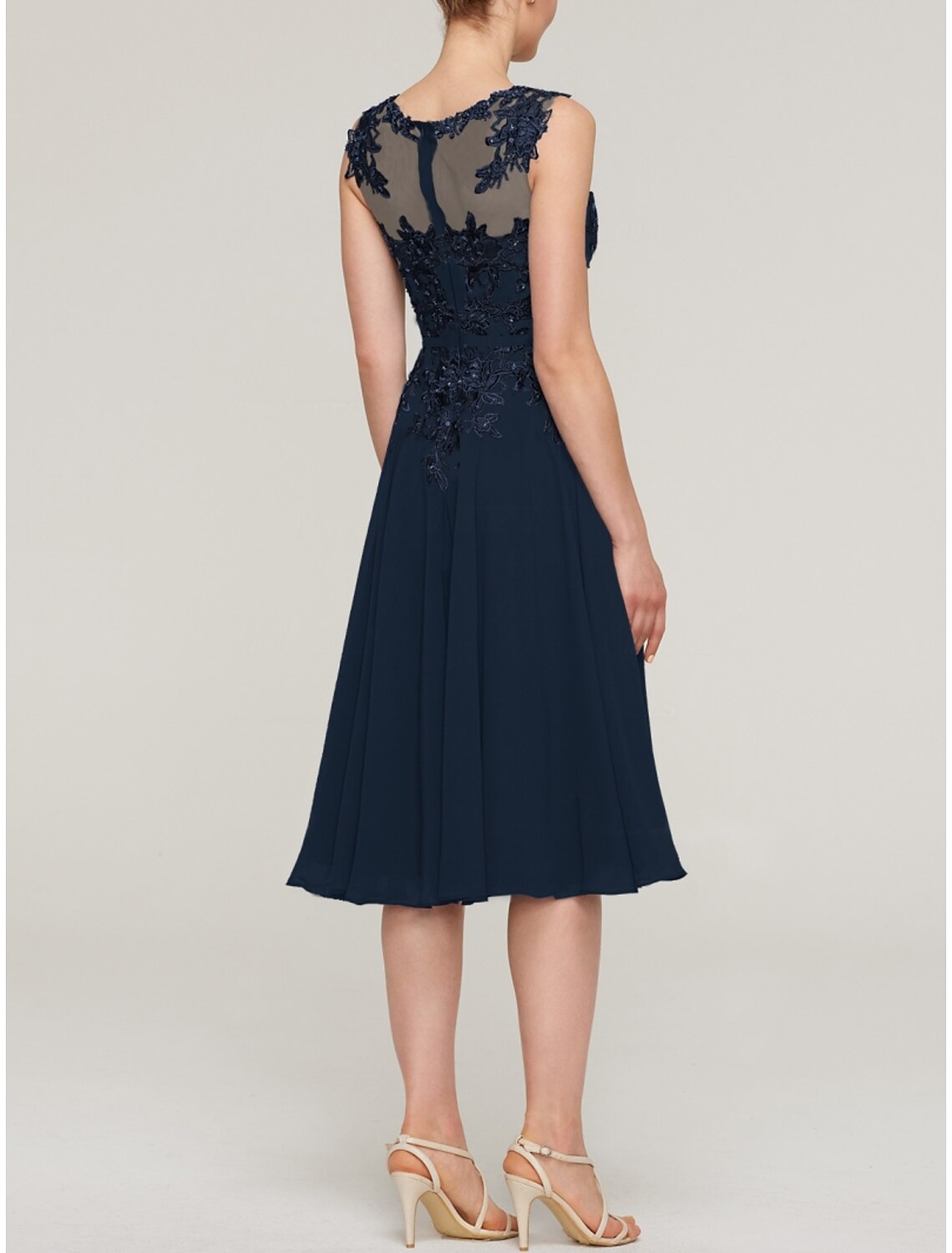 A-Line Mother of the Bride Dress Wedding Guest Elegant Petite Jewel Neck Knee Length Chiffon Satin Half Sleeve with Lace Pleats Sequin