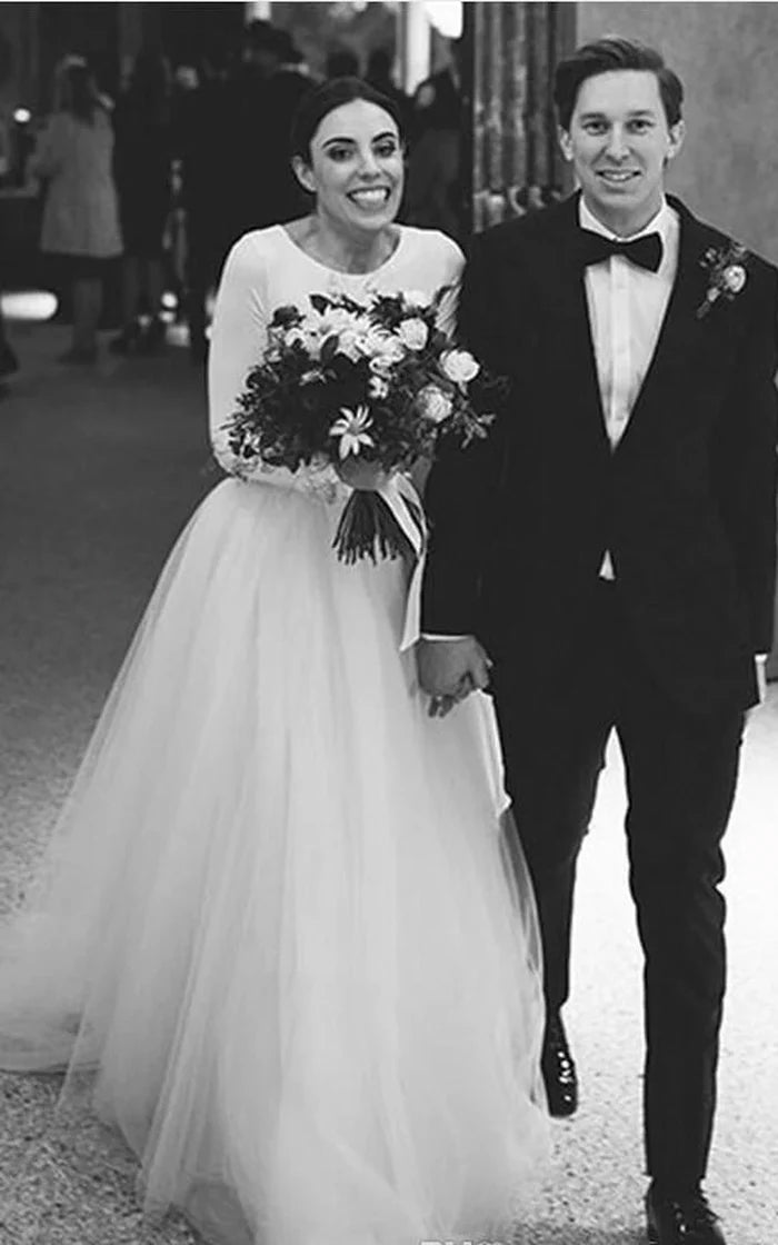 Buyishang Elegant Long Sleeve Fitted Modest Jersey And Tulle Wedding Dress