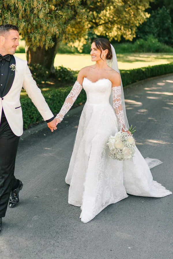 Buyishang Vintage A-Line Sweetheart White Lace Wedding Dresses with Slit