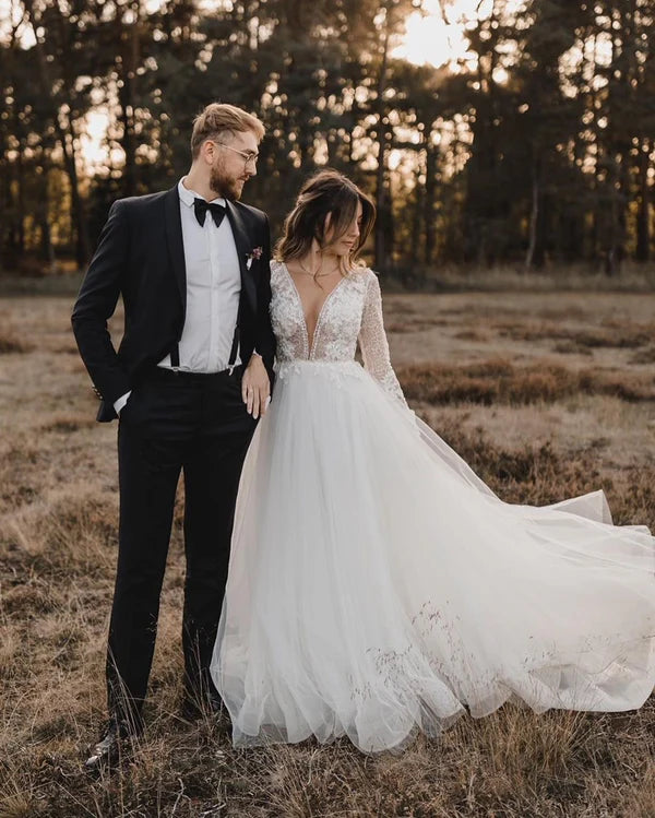 Buyishang A Line V Neck Tulle Wedding Dresses with Lace