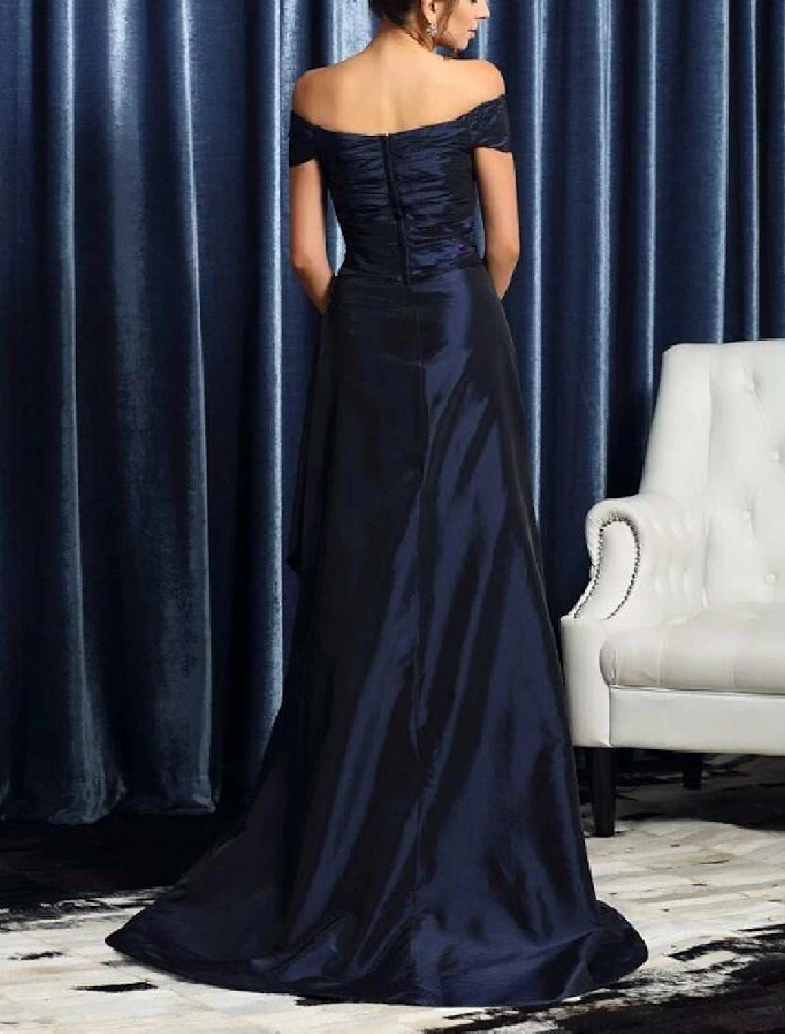 A-Line Mother of the Bride Dress Elegant & Luxurious Off Shoulder Sweep / Brush Train Satin Short Sleeve with Crystal Brooch Ruching