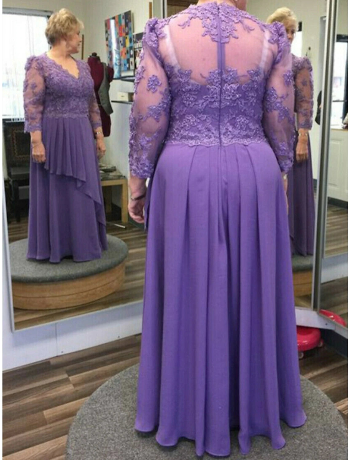 Mother of the Bride Dresses Plus Size Curve Hide Belly Wedding Guest Party Vintage Elegant V Neck Floor Length Chiffon Lace Long Sleeve with Pleats Solid Color