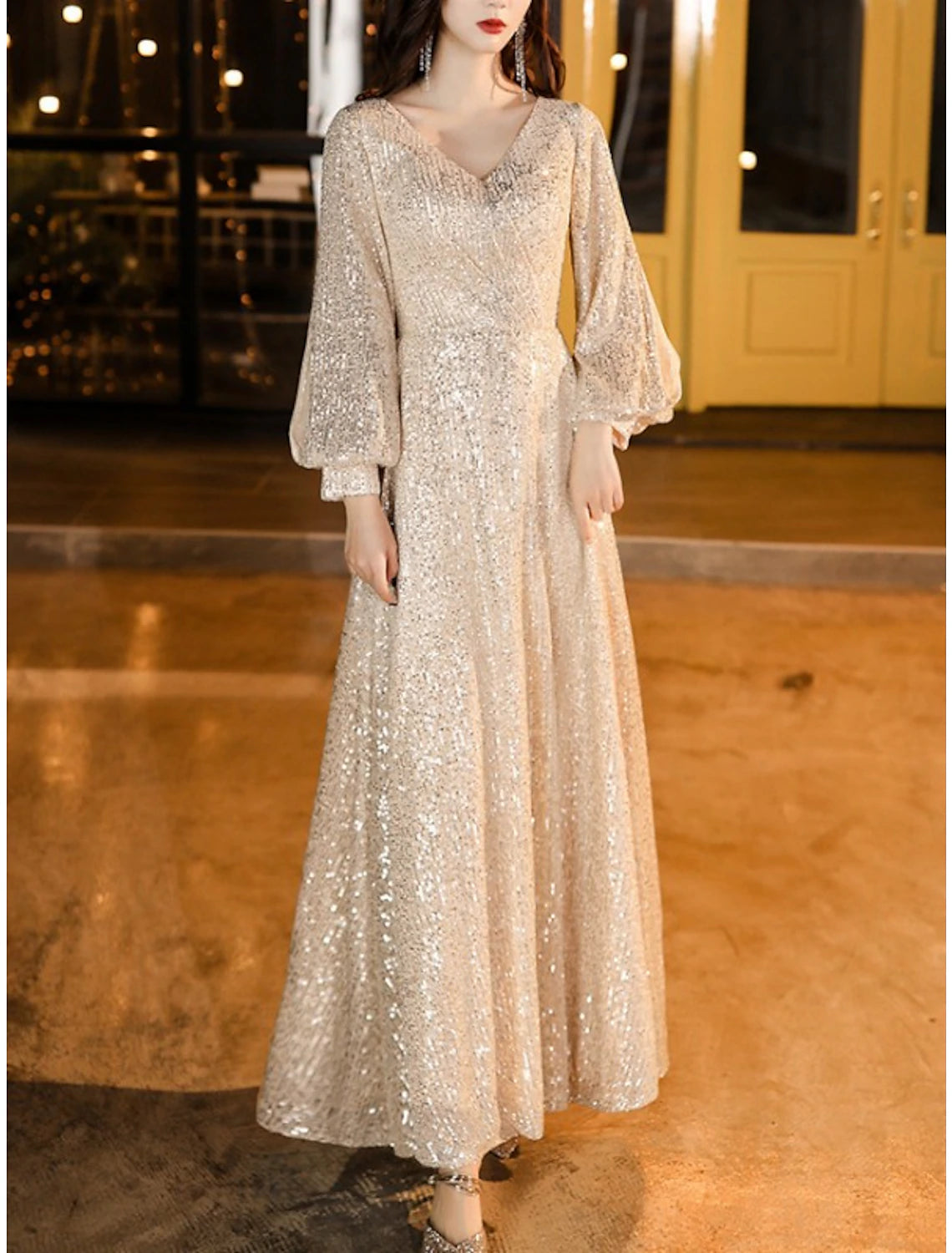 Sheath / Column Mother of the Bride Dress Minimalist Sparkle & Shine Petite V Neck Floor Length Sequined Long Sleeve with Pleats Solid Color