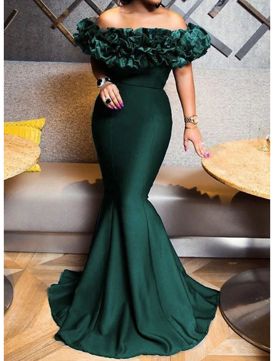 Mermaid Evening Gown Emerald Green Dress Red Green Dress Engagement Sweep / Brush Train Short Sleeve Off Shoulder Stretch Satin with Sleek