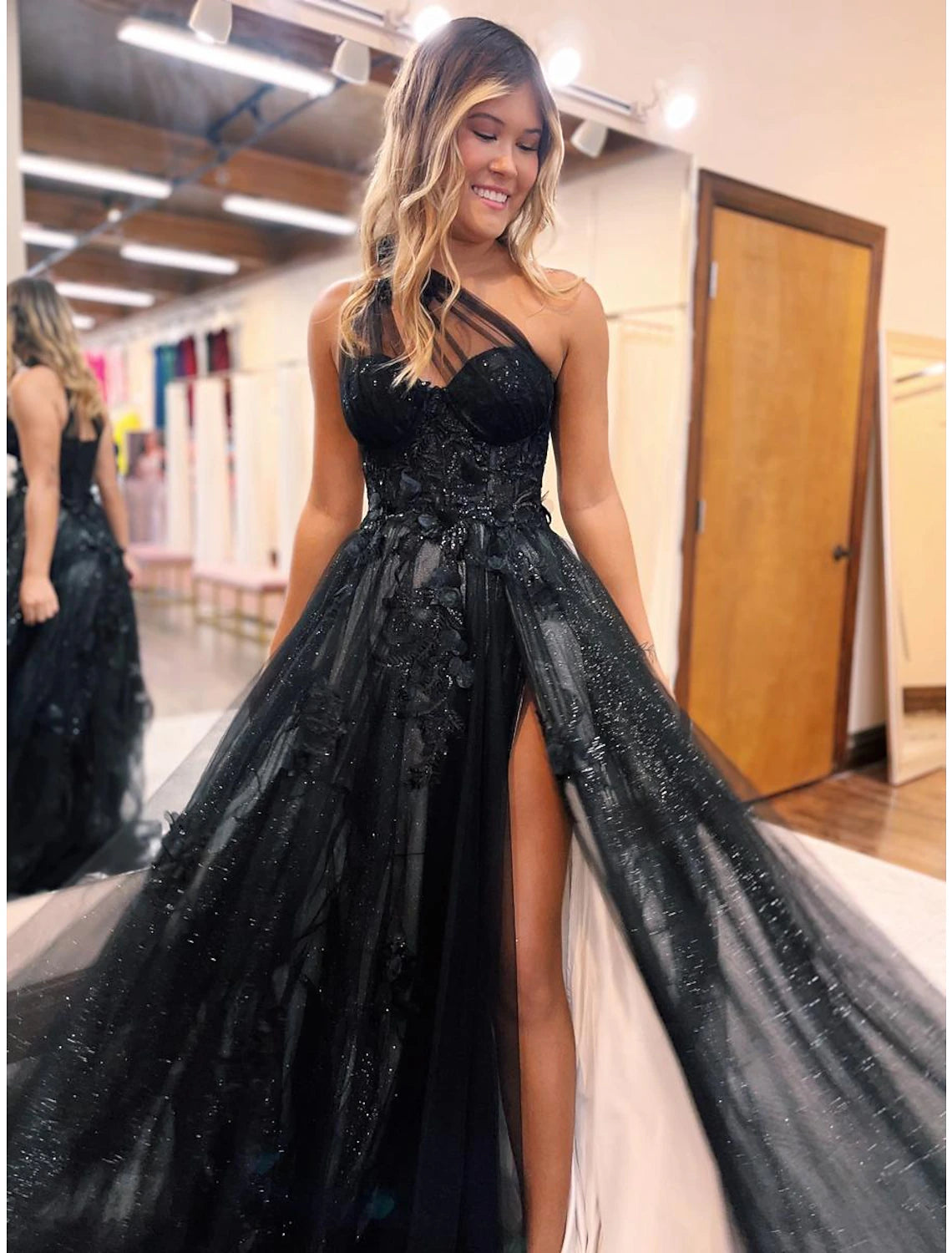 A-Line Prom Dresses Black Dress Plus Size Formal Wedding Guest Sweep / Brush Train Sleeveless One Shoulder Tulle Backless with Pleats Appliques