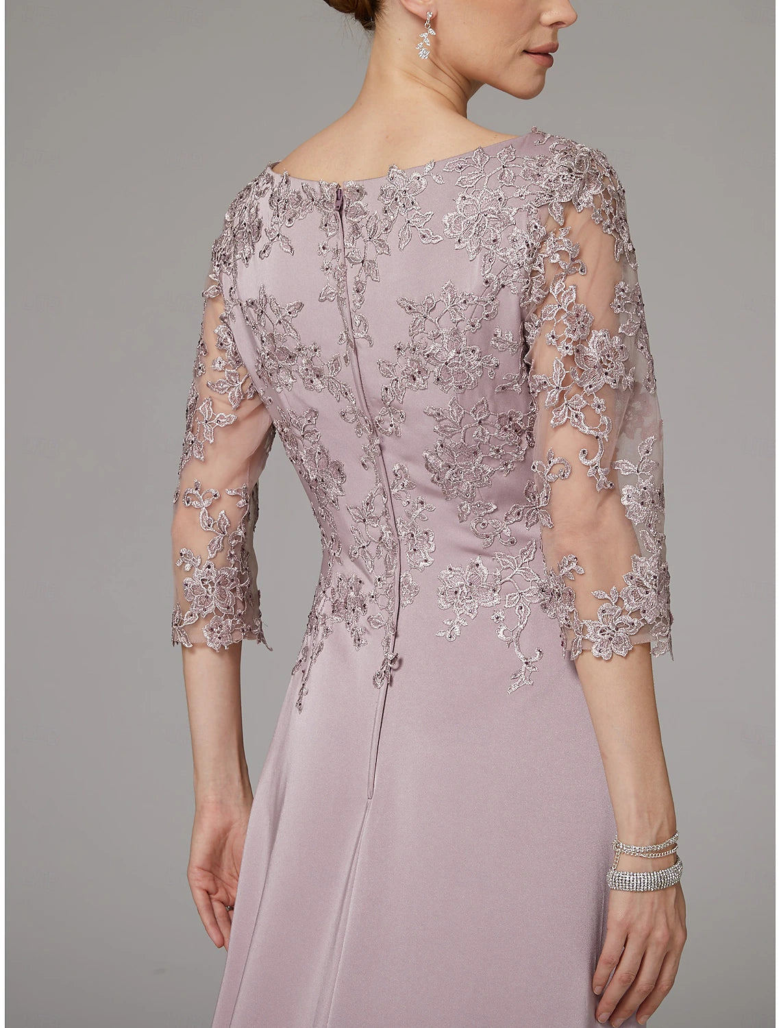 Buyishang Sheath Dress Mother of the Bride Dress Elegant Bateau Neck Floor Length Satin 3/4 Length Sleeve with Lace Appliques