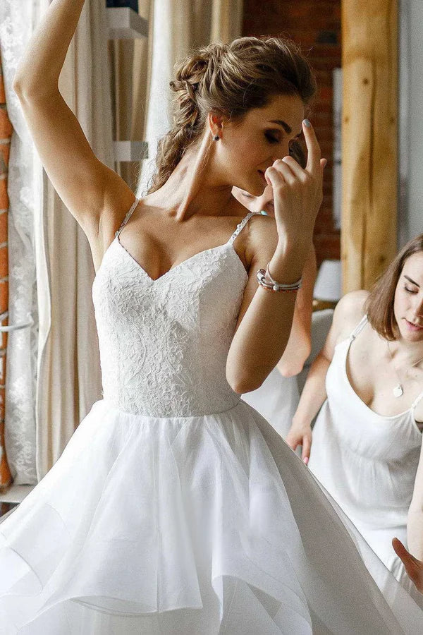 Buyishang Flowy Spaghetti Layered Wedding Dress With Lace Top