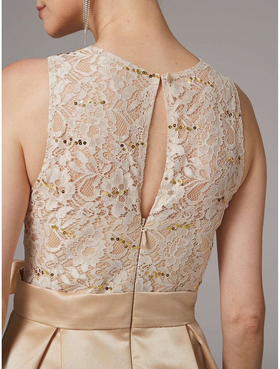 Buyishang A-Line Dress Mother of the Bride Dress Elegant High Low Jewel Neck Asymmetrical Satin Lace Sleeveless with Bow(s) Pleats