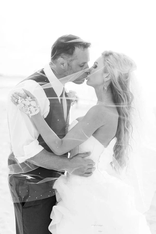 Buyishang Gorgeous Beach White Short Organza Sweetheart Asymmetrical Wedding Dresses