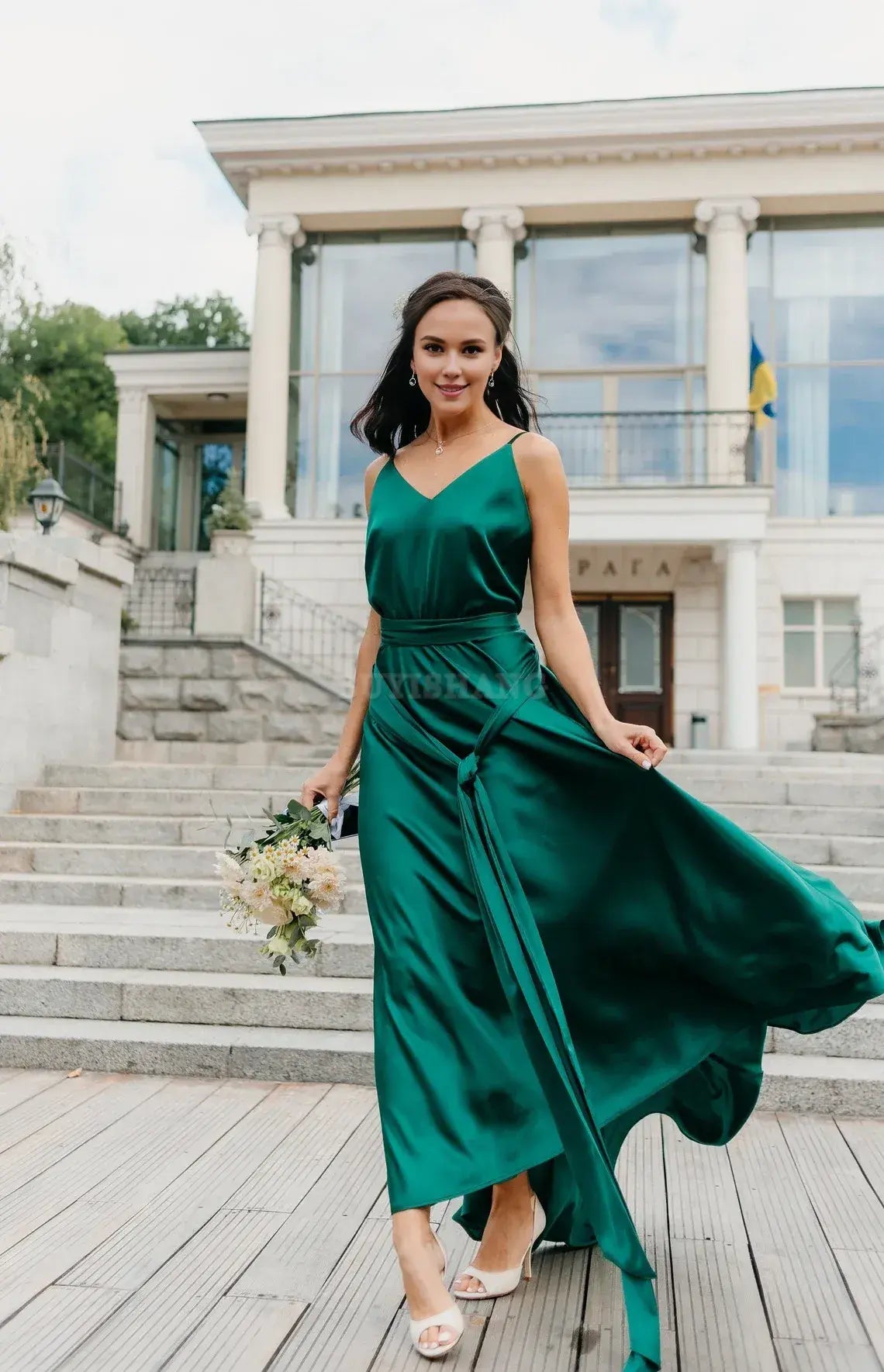Buyishang green wedding dress Long maxi dress with open back Backless green Atlas Dress Prom Dress V neck Bridesmaid Princess Evening Wedding Dress ﻿