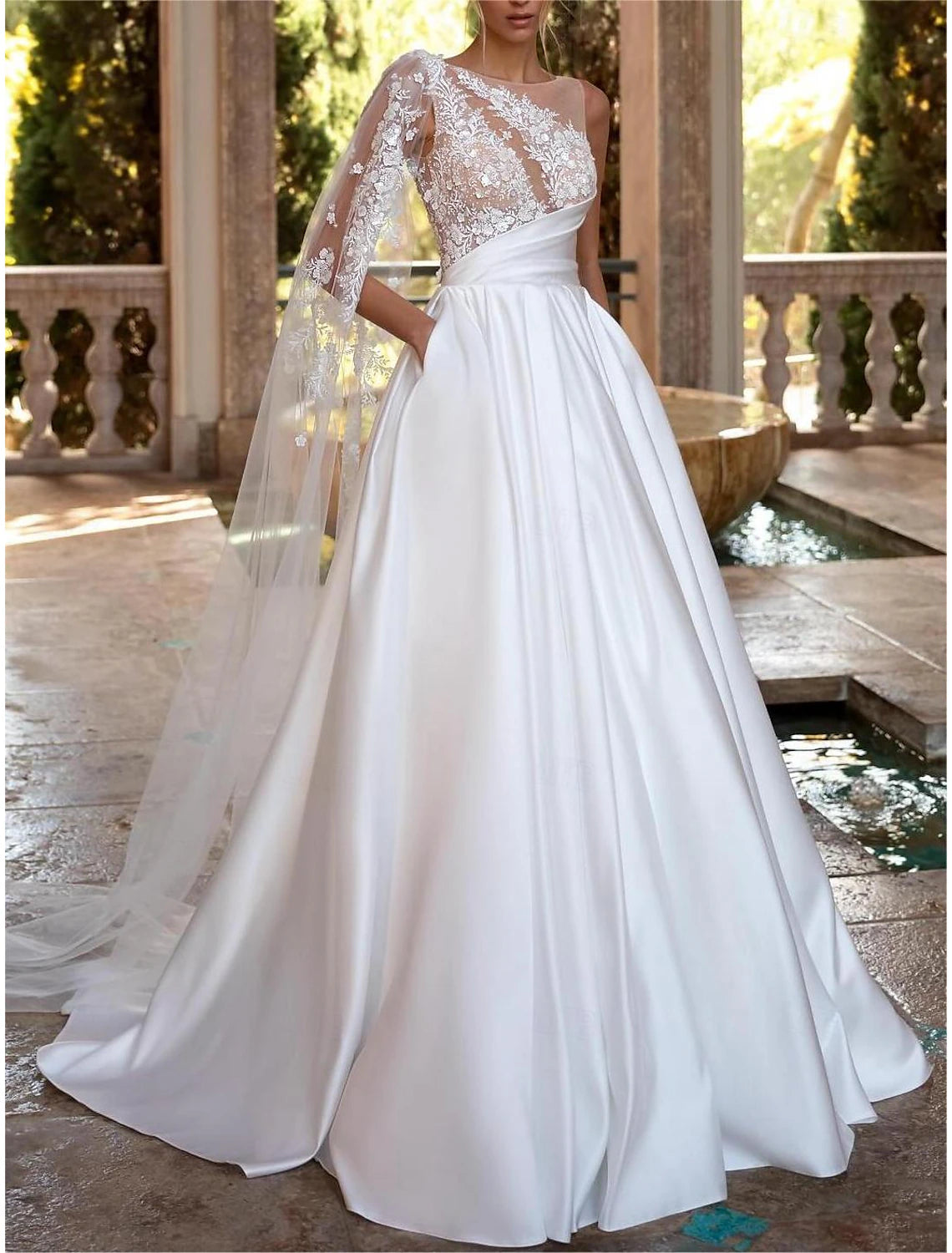 Buyishang Hall Vintage Open Back Royal Style Wedding Dresses Ball Gown Off Shoulder V Neck Regular Straps Chapel Train Satin Bridal Gowns With Pleats Ruched