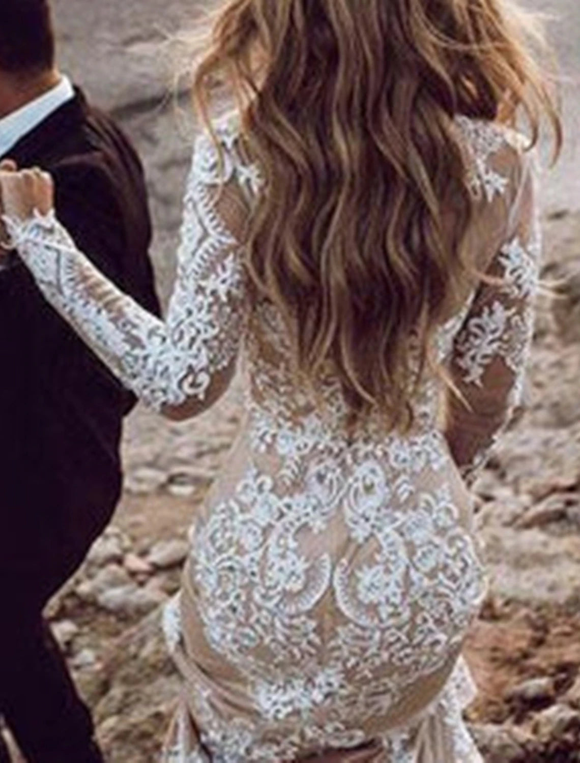 Buyishang Beach Simple Wedding Dress in Color Boho Wedding Dresses Mermaid Scoop Neck Long Sleeve Court Train Lace Bridal Gowns With Appliques
