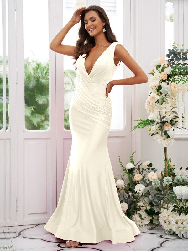 Trumpet/Mermaid Jersey Ruched V-neck Sleeveless Sweep/Brush Train Bridesmaid Dresses