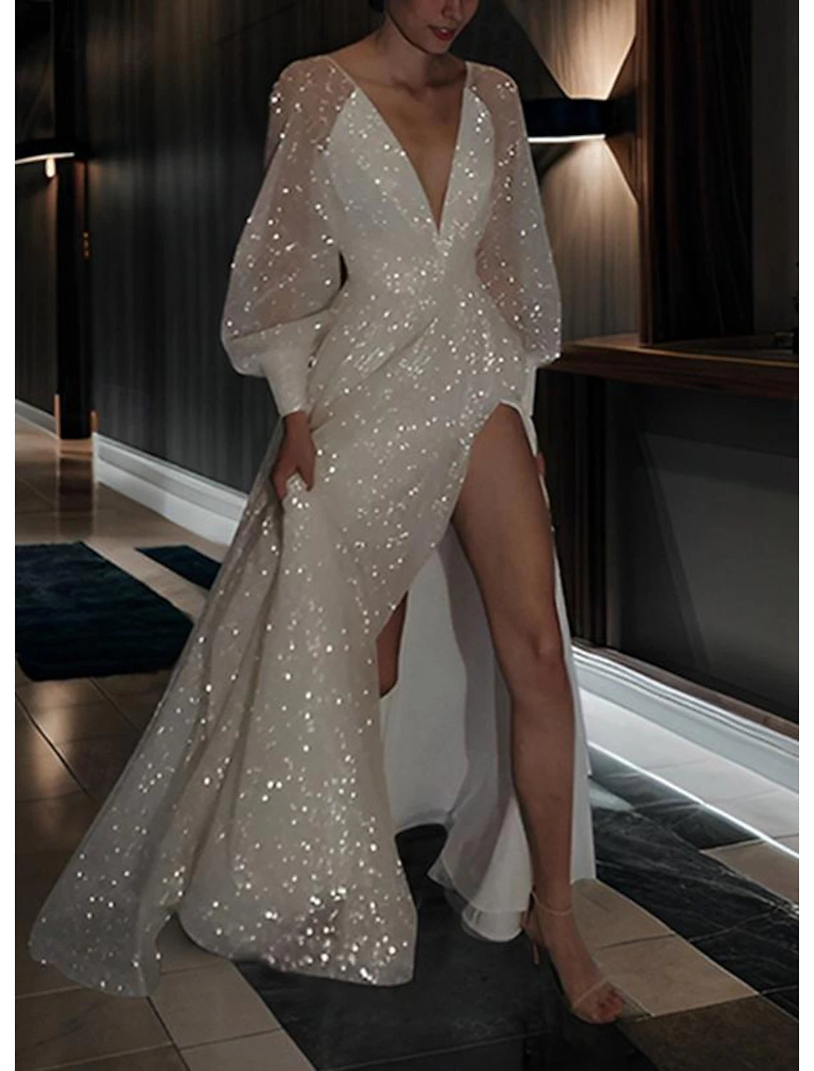 Buyishang Beach Wedding Dresses A-Line V Neck Long Sleeve Floor Length Sequined Bridal Gowns With Solid Color