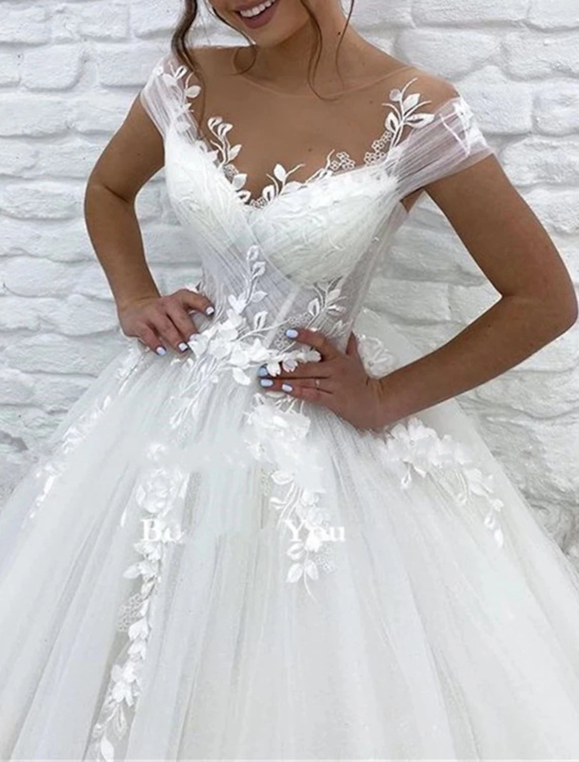 Buyishang Formal Wedding Dresses Ball Gown V Neck Cap Sleeve Chapel Train Lace Bridal Gowns With Appliques