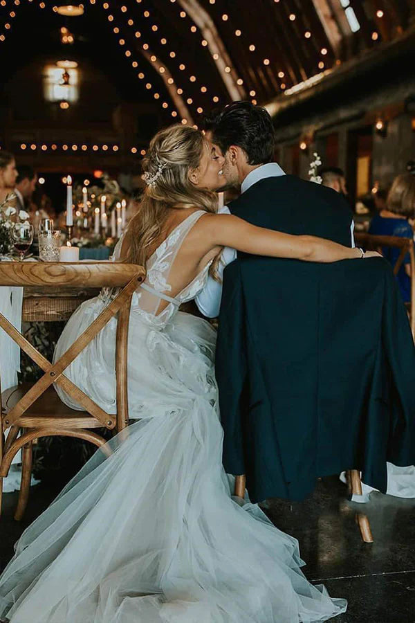 Buyishang Marvelous V-neck A-Line Wedding Dress Tulle Appliques Rustic Wedding Dress