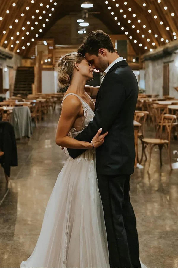 Buyishang Marvelous V-neck A-Line Wedding Dress Tulle Appliques Rustic Wedding Dress