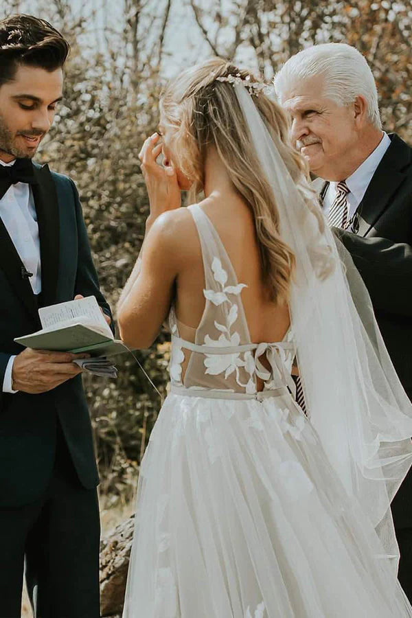 Buyishang Marvelous V-neck A-Line Wedding Dress Tulle Appliques Rustic Wedding Dress