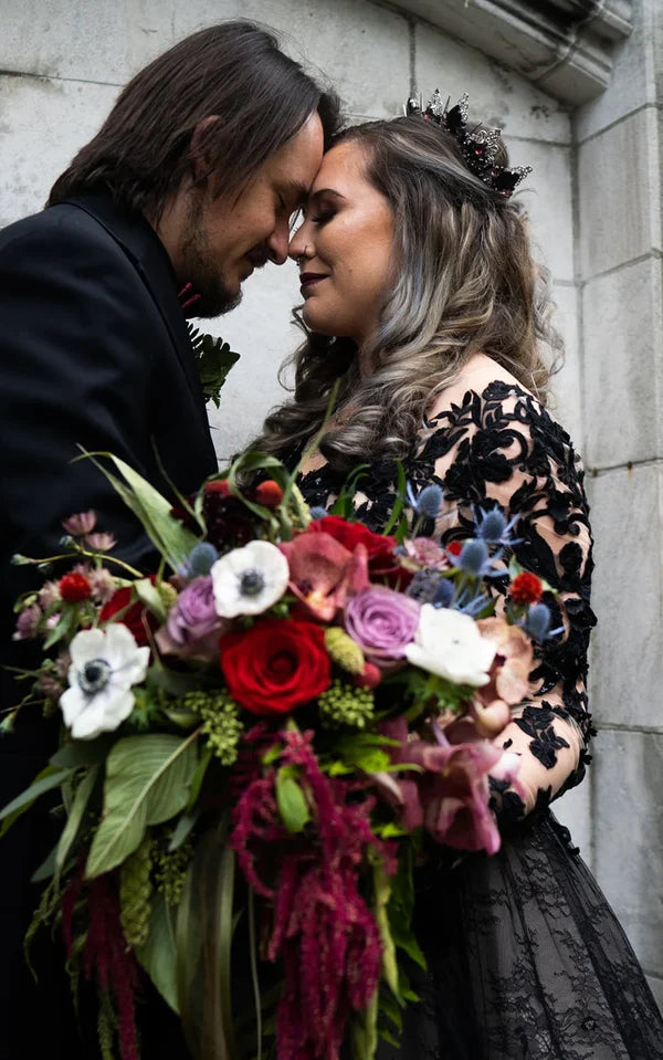 Buyishang Modern Gothic Boho Lace Black Wedding Dress Vintage Unique A-Line Long Sleeve Bridal Gown with Court Train