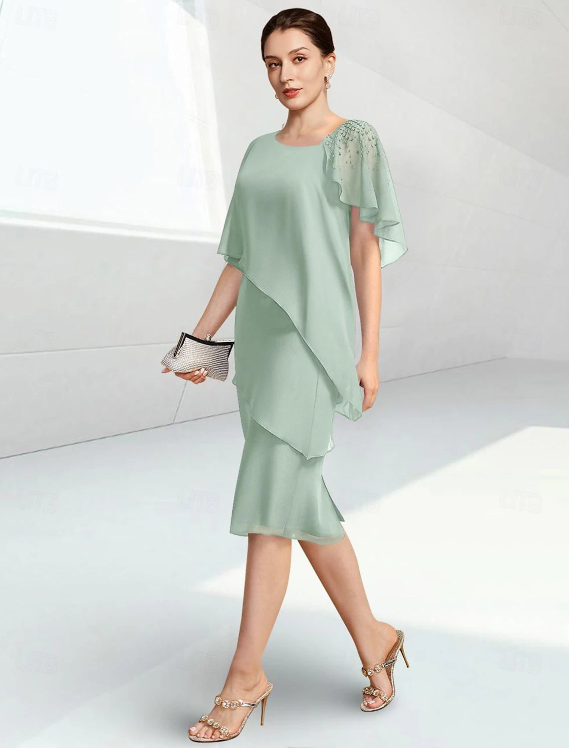 Buyishang Sheath / Column Mother of the Bride Dress Elegant Jewel Neck Knee Length Chiffon Half Sleeve with Beading free custom size