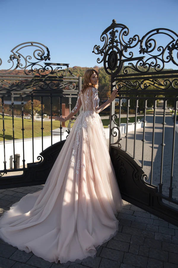 Buyishang Simple Jewel Long Sleeve Brush Train Tulle Ball Gown Wedding Dress with Appliques