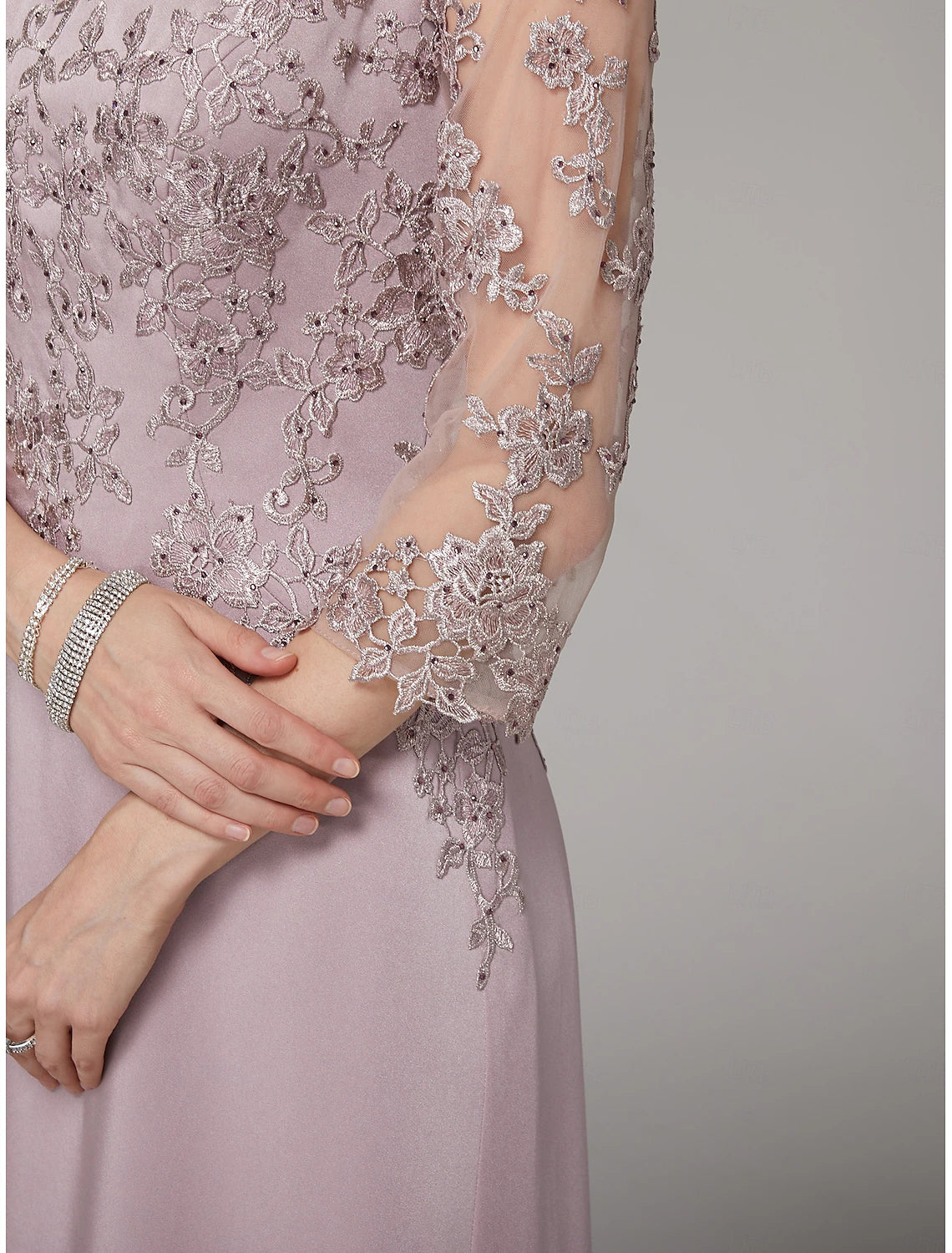 Buyishang Sheath Dress Mother of the Bride Dress Elegant Bateau Neck Floor Length Satin 3/4 Length Sleeve with Lace Appliques