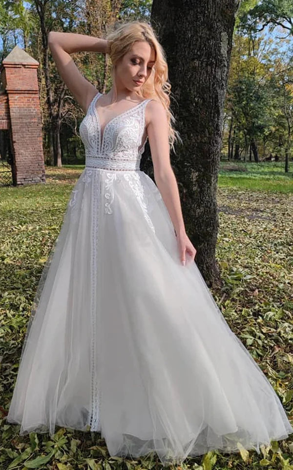 Buyishang Romantic Sleeveless A-Line Lace Wedding Dress With V-neck And Low-V Back