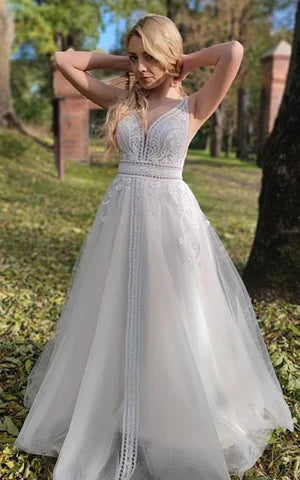 Buyishang Romantic Sleeveless A-Line Lace Wedding Dress With V-neck And Low-V Back