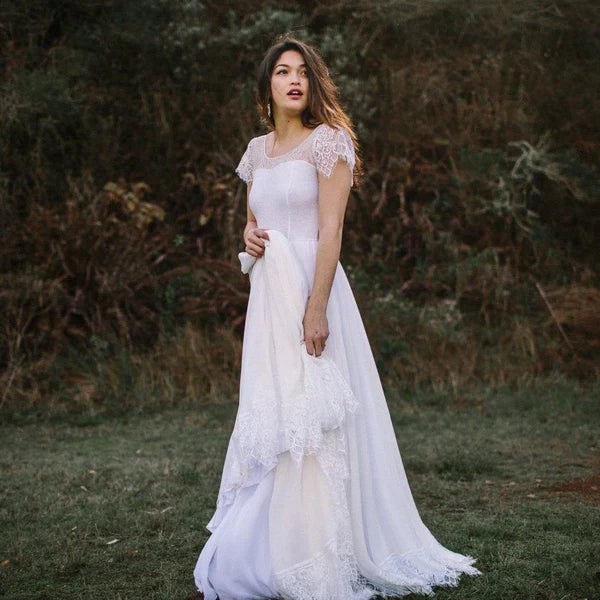 Buyishang Scoop Neck Short Sleeve A-Line Chiffon Wedding Dress With Lace Hem